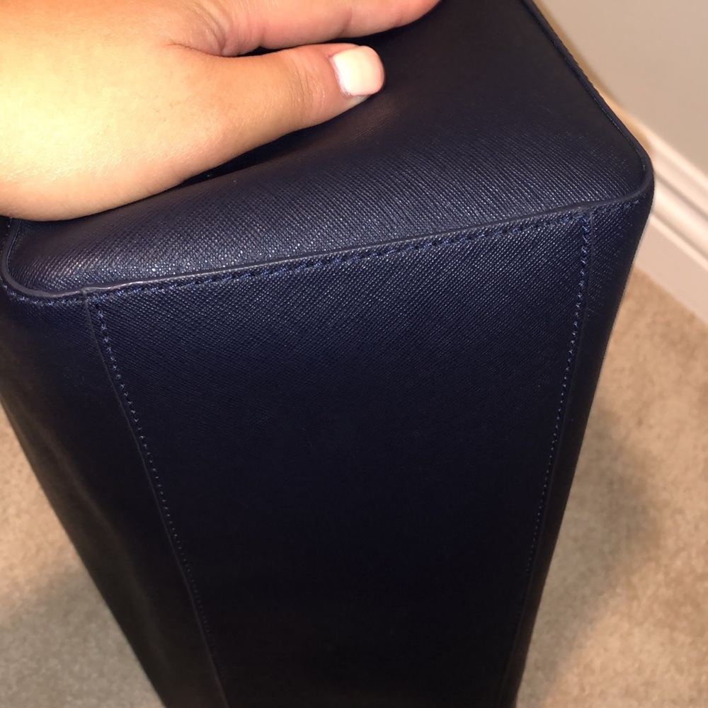 Like new Tory Burch York tote - Picture 5 of 8